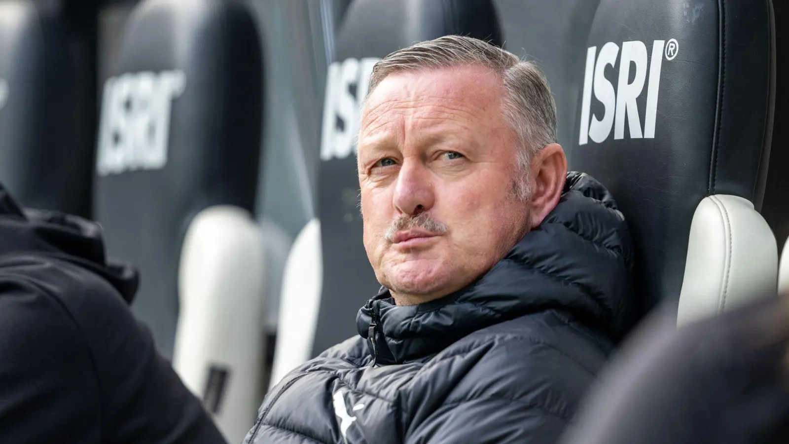 Gladbachs Sportchef Virkus macht sich Gedanken über die Verteilung der TV-Gelder (Foto: David Inderlied/dpa)