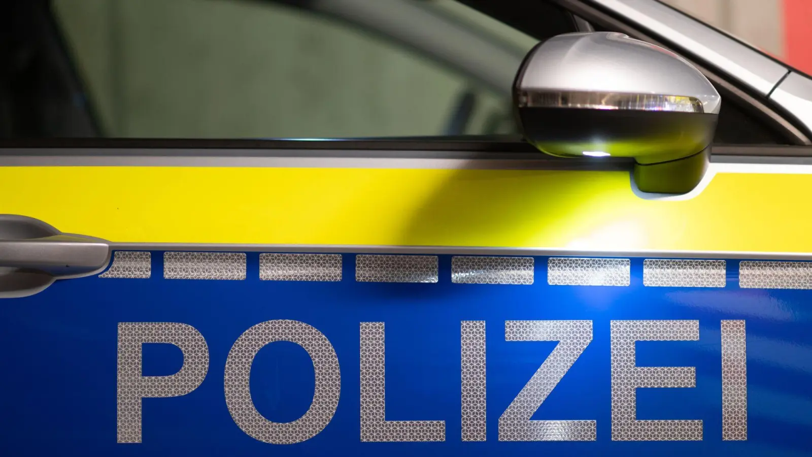 Ein Mann fuhr unter Alkoholeinfluss, wurde von der Polizei gestoppt - und später selbst Opfer eines Unfalls. (Symbolbild) (Foto: Robert Michael/dpa)