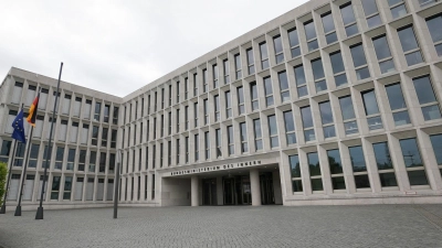 Das Bundesinnenministerium verweist auf den hohen Schutzgehalt von Artikel 16 Absatz 1 des Grundgesetzes. (Symbolbild) (Foto: Jörg Carstensen/dpa)