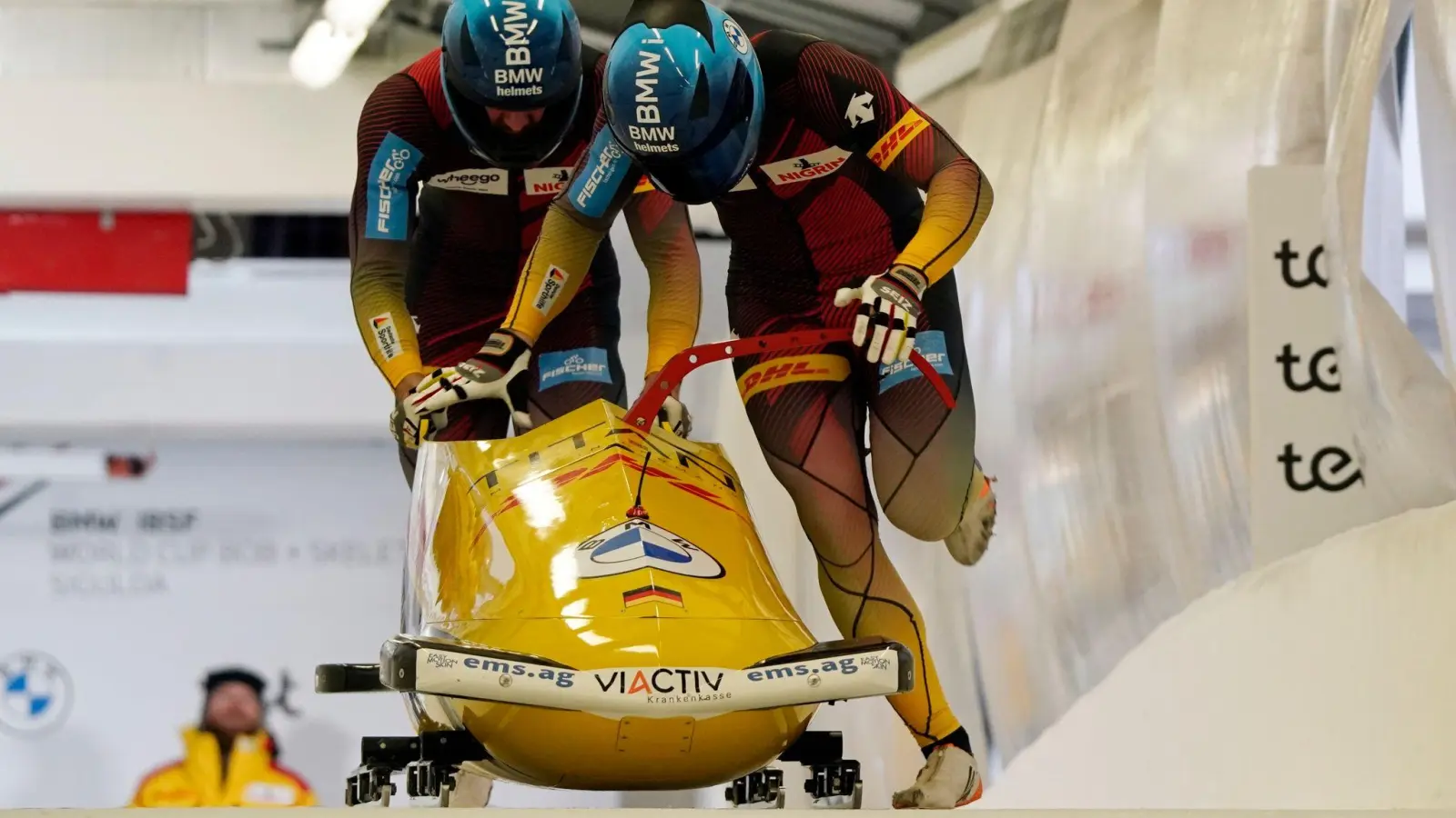 Johannes Lochner und Georg Fleischhauer siegten im Zweierbob. (Foto: Oksana Dzadan/AP/dpa)