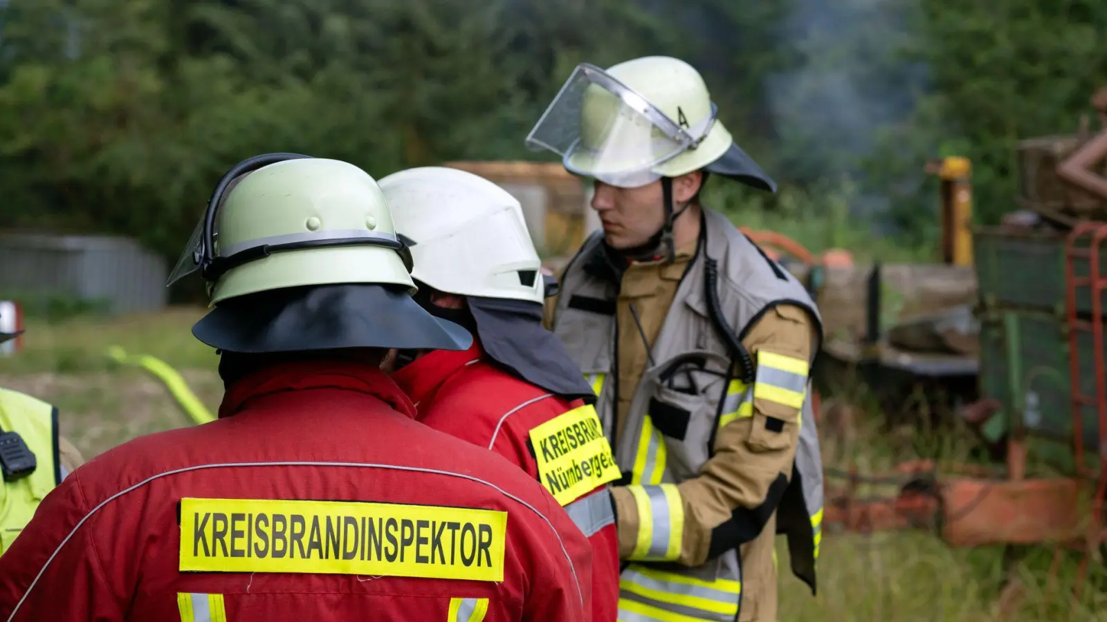 Nach einem dramatischen Großeinsatz im mittelfränkischen Altdorf sucht die Polizei weiter nach einer 82-jährigen Frau.  (Foto: Pia Bayer/dpa)