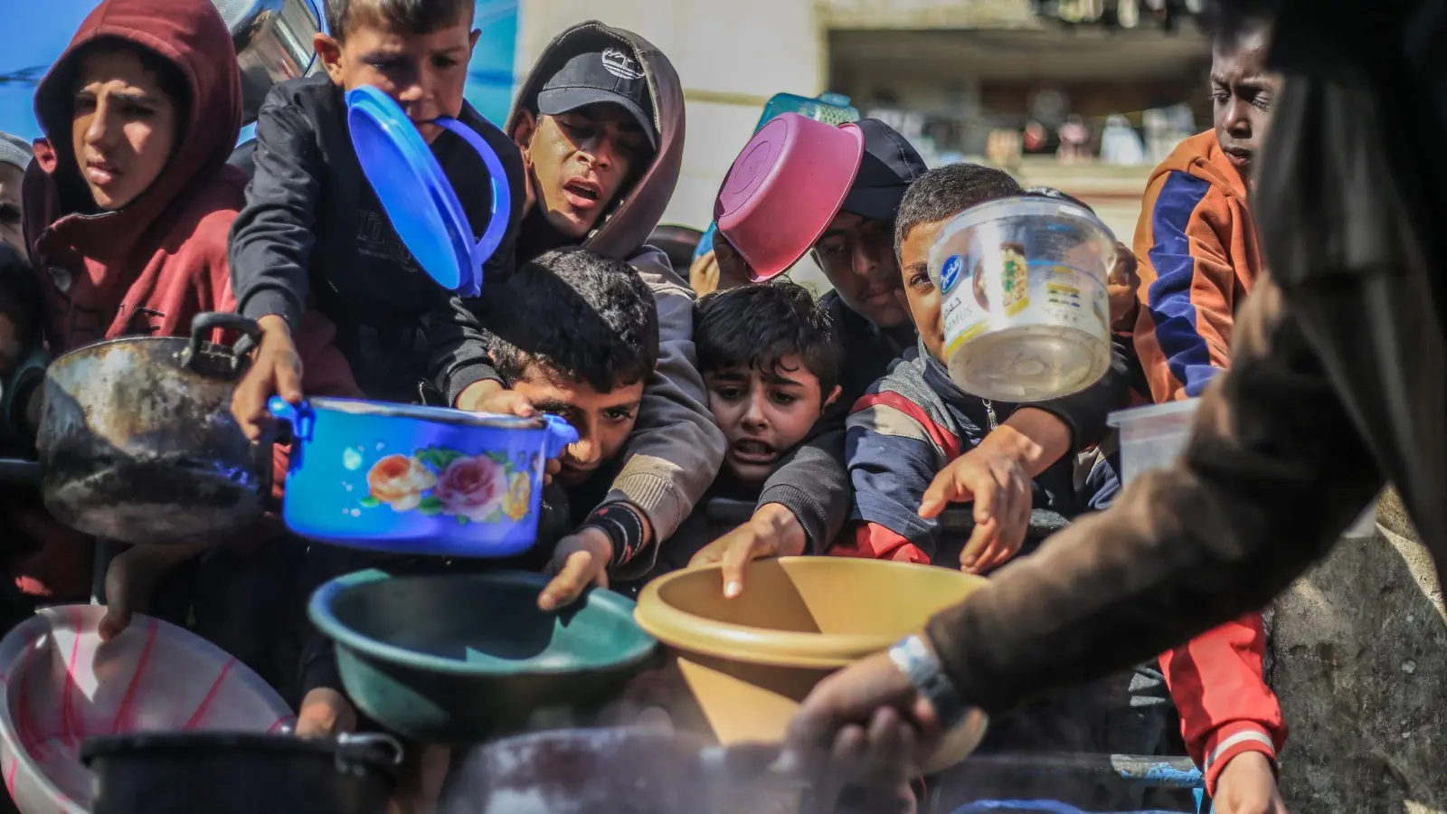 Hilfsorganisationen sprechen von einer dramatischen Versorgungslage im abgeriegelten Gazastreifen. (Foto Archiv) (Foto: Mohammed Talatene/dpa)