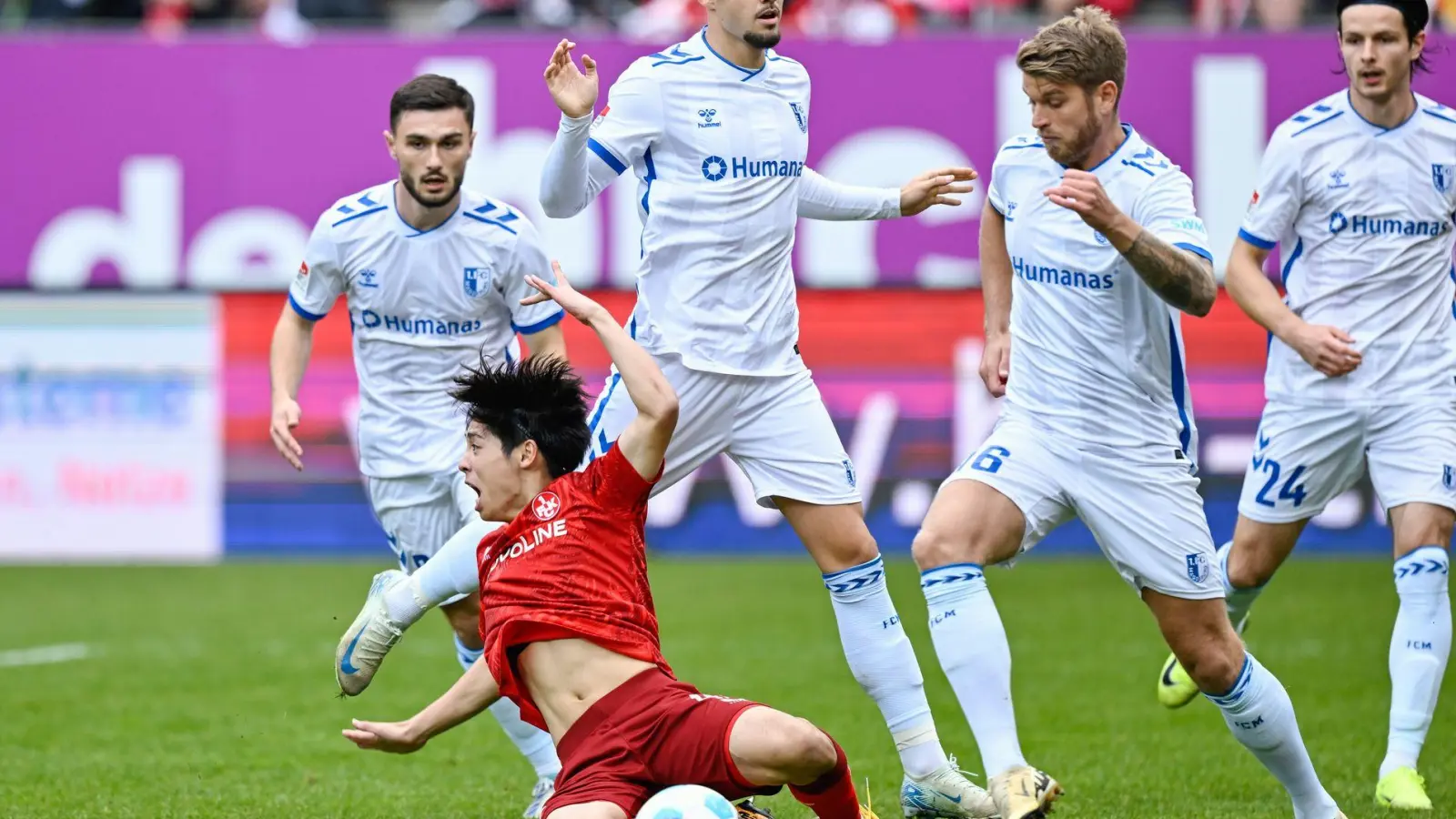 Der 1. FC Kaiserslautern und der 1. FC Magdeburg haben sich unentschieden getrennt. (Foto: Uwe Anspach/dpa)