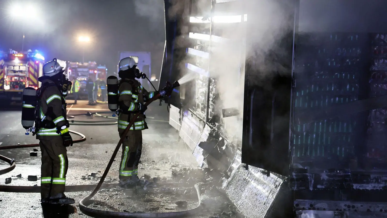 Die Ursache für den Brand ist noch unklar.  (Foto: Ralf Hettler/dpa)