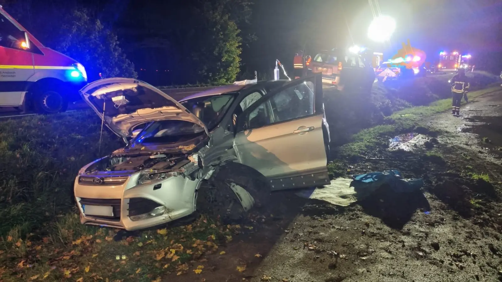 Ein 54-jähriger Autofahrer geriet bei Lehrberg in den Gegenverkehr. (Foto: News5/Haag)