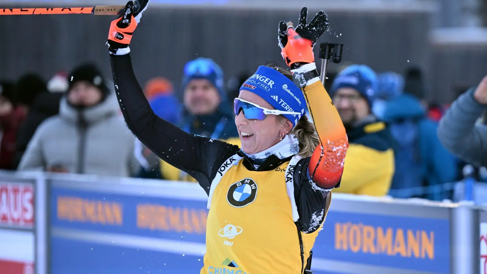 Franziska Preuß freut sich über ihren zweiten Platz. (Foto: Sven Hoppe/dpa)