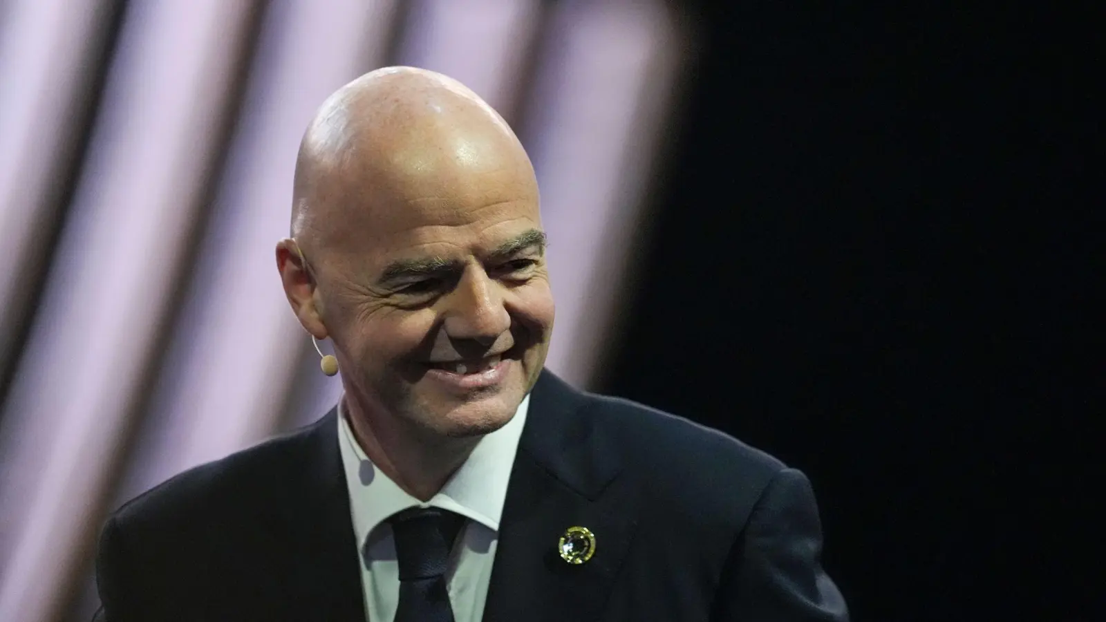 FIFA-Präsident Gianni Infantino ist sich bei Saudi-Arabien sicher. (Foto: Rebecca Blackwell/AP/dpa)