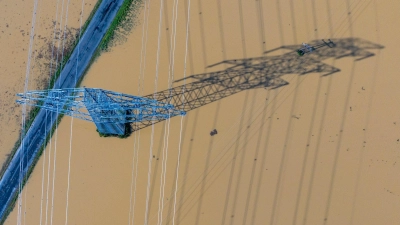 In Österreich entspannt sich die Hochwasser-Lage nur langsam. (Foto: Christoph Reichwein/dpa)