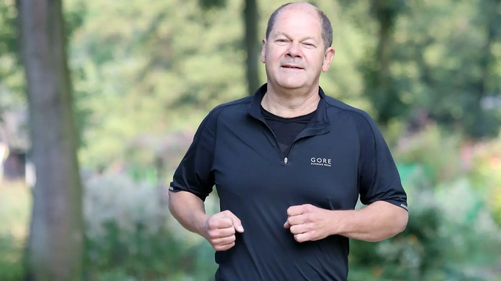 Kanzler Scholz kann beim Joggen gut entspannen. (Archivbild) (Foto: Bodo Marks/dpa)