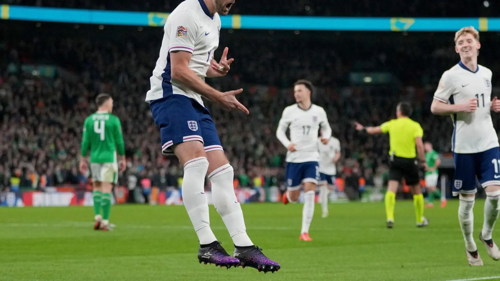 Harry Kane führt England zum Sieg gegen Irland. (Foto: Kin Cheung/AP/dpa)