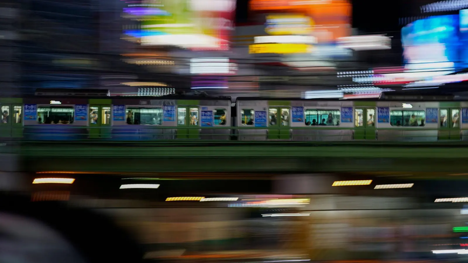 In Japan sind 99 Prozent der Züge pünktlich. (Foto: Kiichiro Sato/AP)