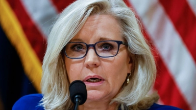 Die Republikanerin Liz Cheney hat ein neues Buch geschrieben, in dem sie Donald Trump scharf kritisiert. (Foto: Jim Bourg/Pool Reuters via AP/dpa)