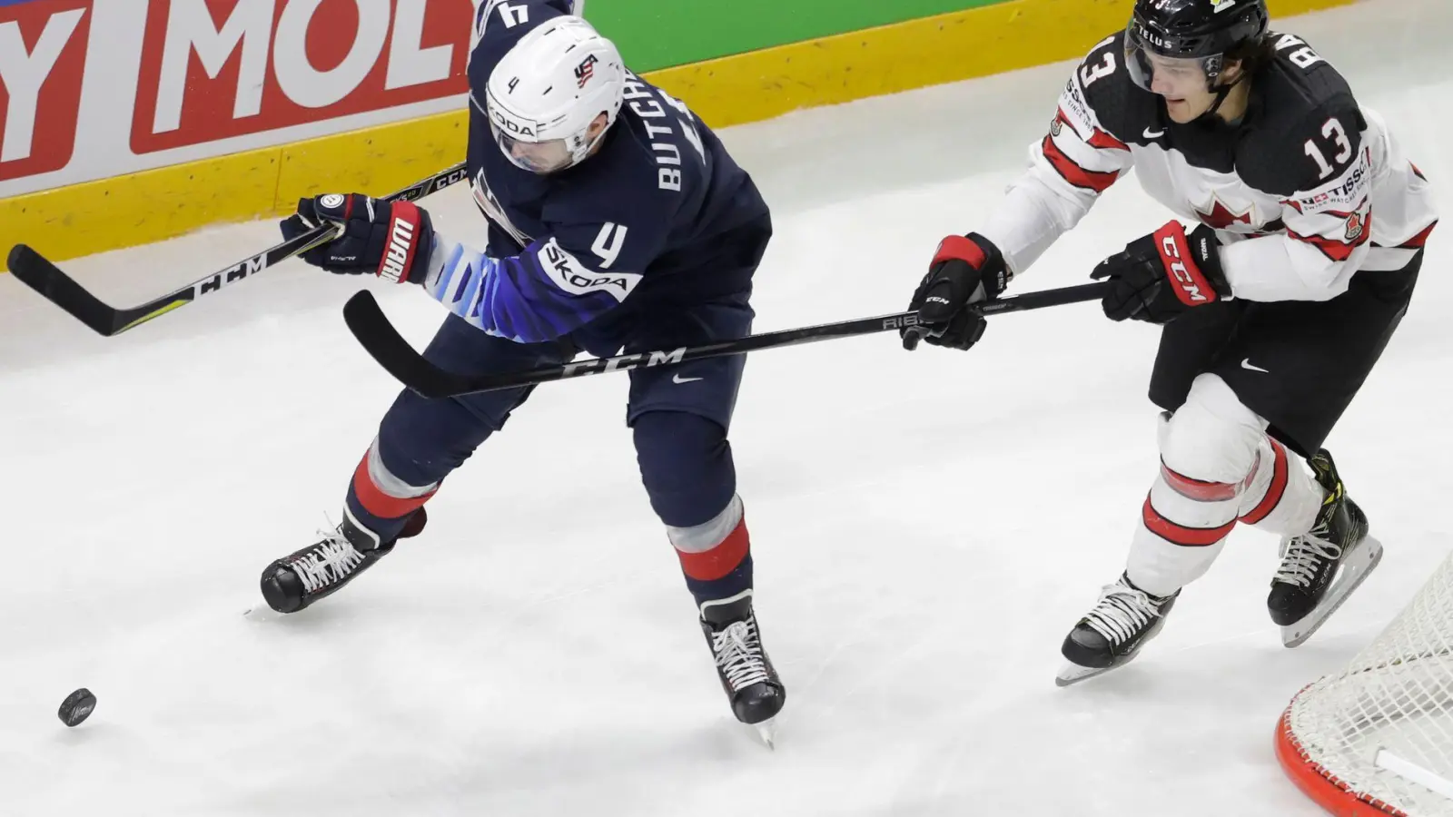 Will Butcher (l) gewann 2018 mit den USA WM-Bronze. (Foto: Petr David Josek/AP/dpa)