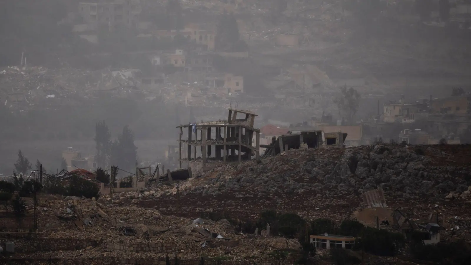 Mit einer Vereinbarung wollen Israel und die Hisbollah ihre gegenseitigen Angriffe für zunächst 60 Tage einstellen. (Foto: Leo Correa/AP)