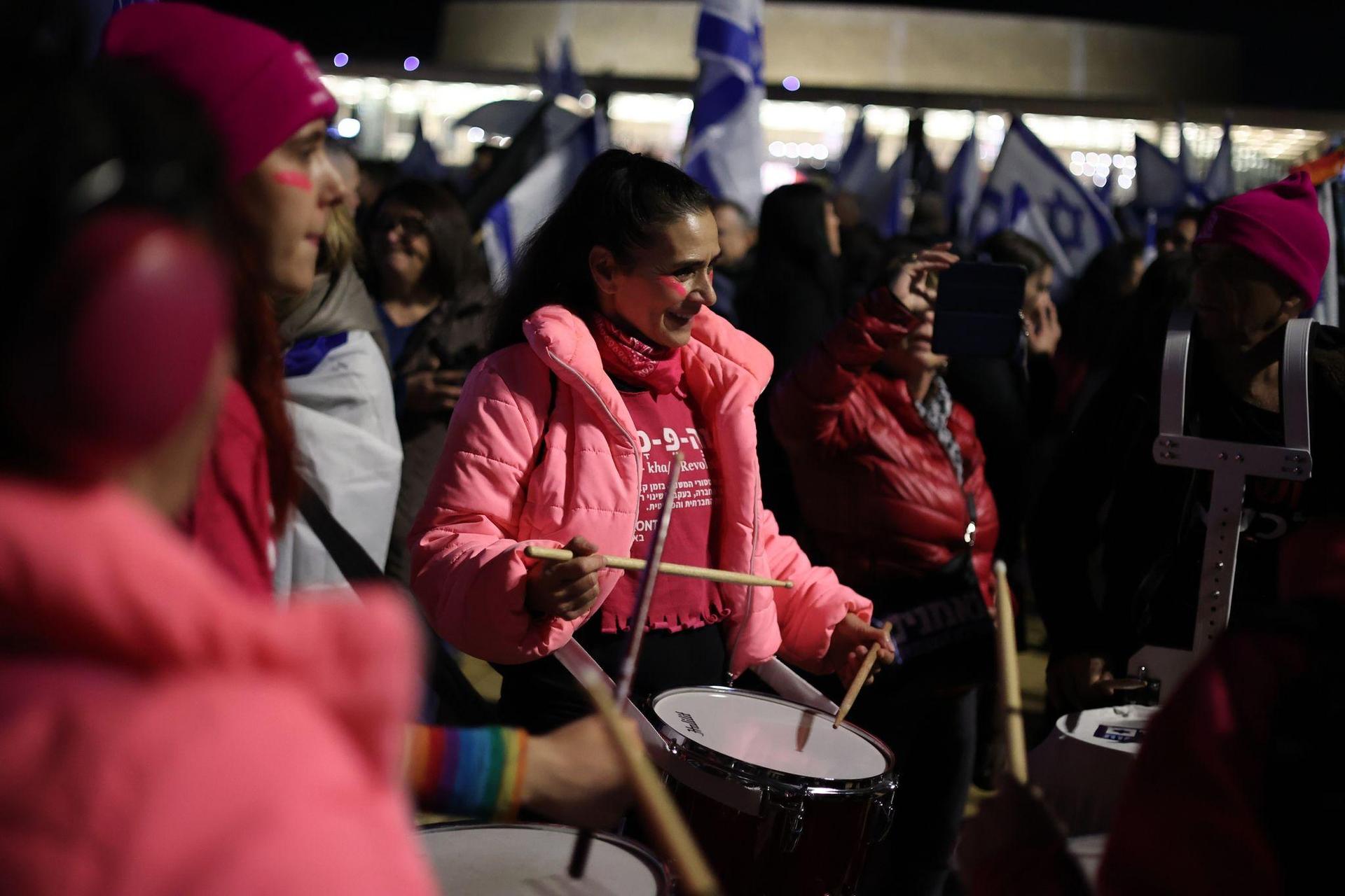 Israel: Zehntausende Demonstrieren Gegen Justizreform | FLZ.de