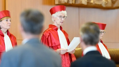 Der Zweite Senat hat zu zwei Organklagen der AfD entschieden. (Foto: Uwe Anspach/dpa)