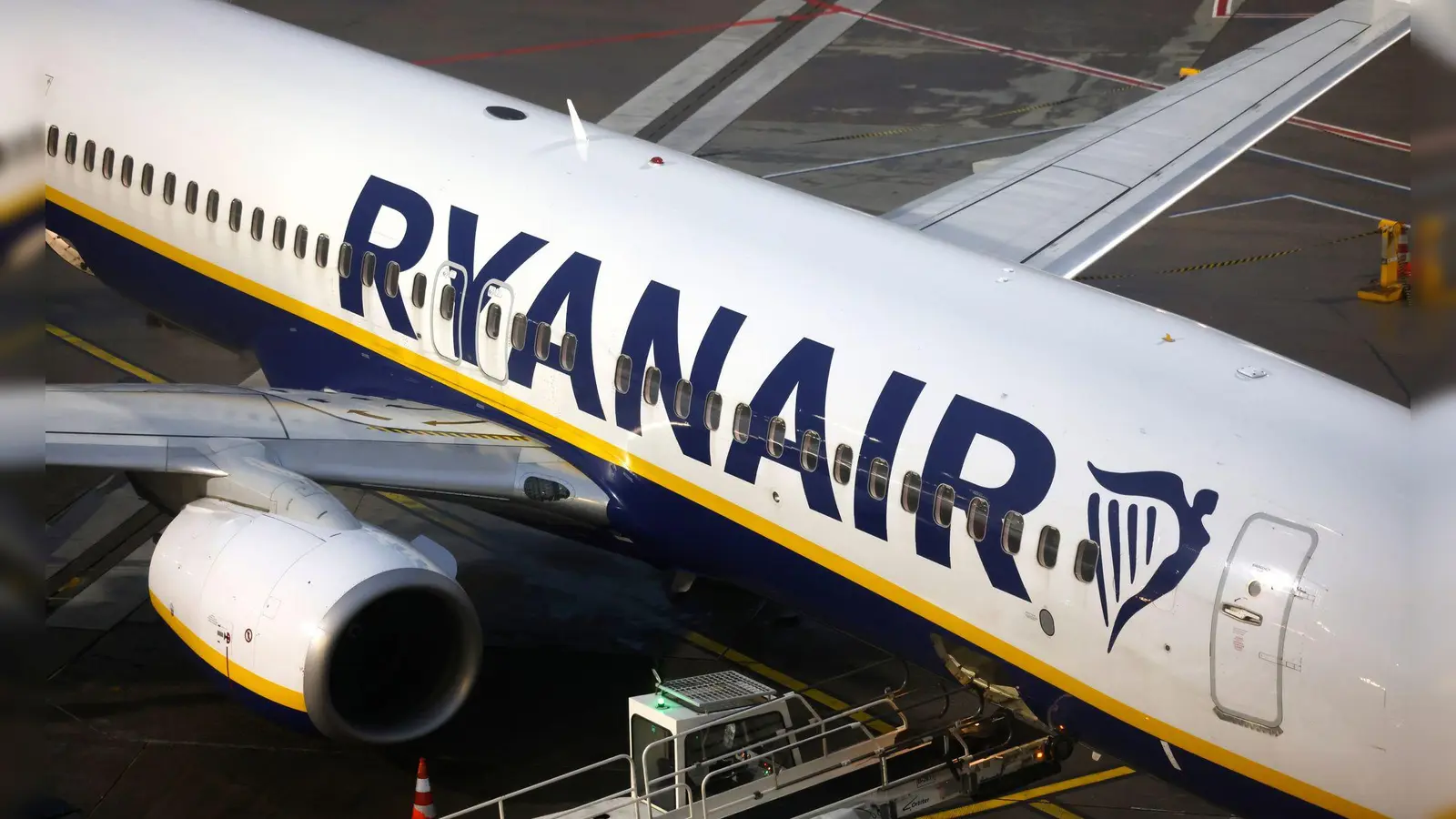 Ryanair erstattet in Italien Extrakosten für Einchecken am Flughafen zurück. (Foto: Archiv) (Foto: Thomas Banneyer/dpa)