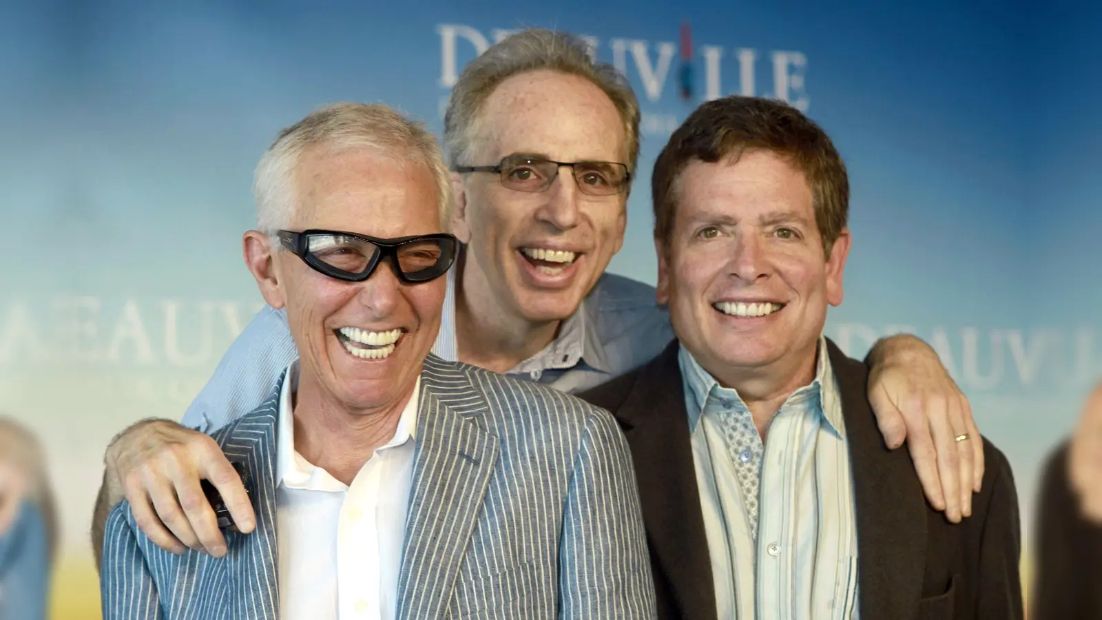 Komödien-Genie Jim Abrahams (links) - hier mit Jerry Zucker und David Zucker im Jahr 2009 - ist jetzt mit 80 Jahren gestorben. (Archivfoto)  (Foto: picture alliance / Daniel Joubert/EPA/dpa)