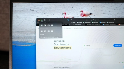 Schwebt die Maus über dem grünen Knopf, öffnen sich die Optionen: Mit macOS 15 (Sequoia) wird das Arrangieren von Fenstern auf dem Mac deutlich einfacher. (Foto: Laura Ludwig/dpa-tmn)