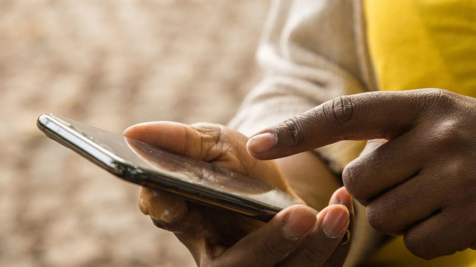 Bildschirmaufzeichnungen gibt es nicht nur am Rechner, sie funktionieren natürlich auch auf dem Smartphone. (Foto: Christin Klose/dpa-tmn)