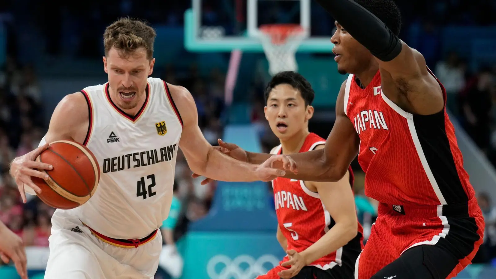 Andreas Obst wird den deutschen Basketballern gegen Schweden fehlen. (Foto: Mark J. Terrill/AP)