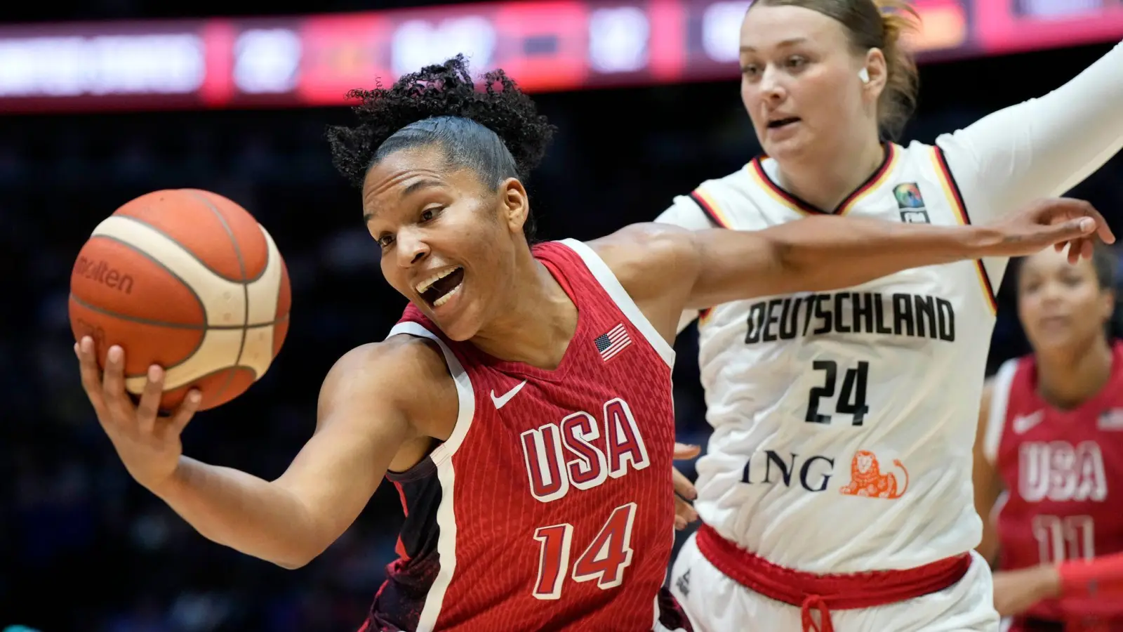 Alyssa Thomas und die US-Frauen sind Topfavorit auf Gold. (Foto: Alastair Grant/AP)