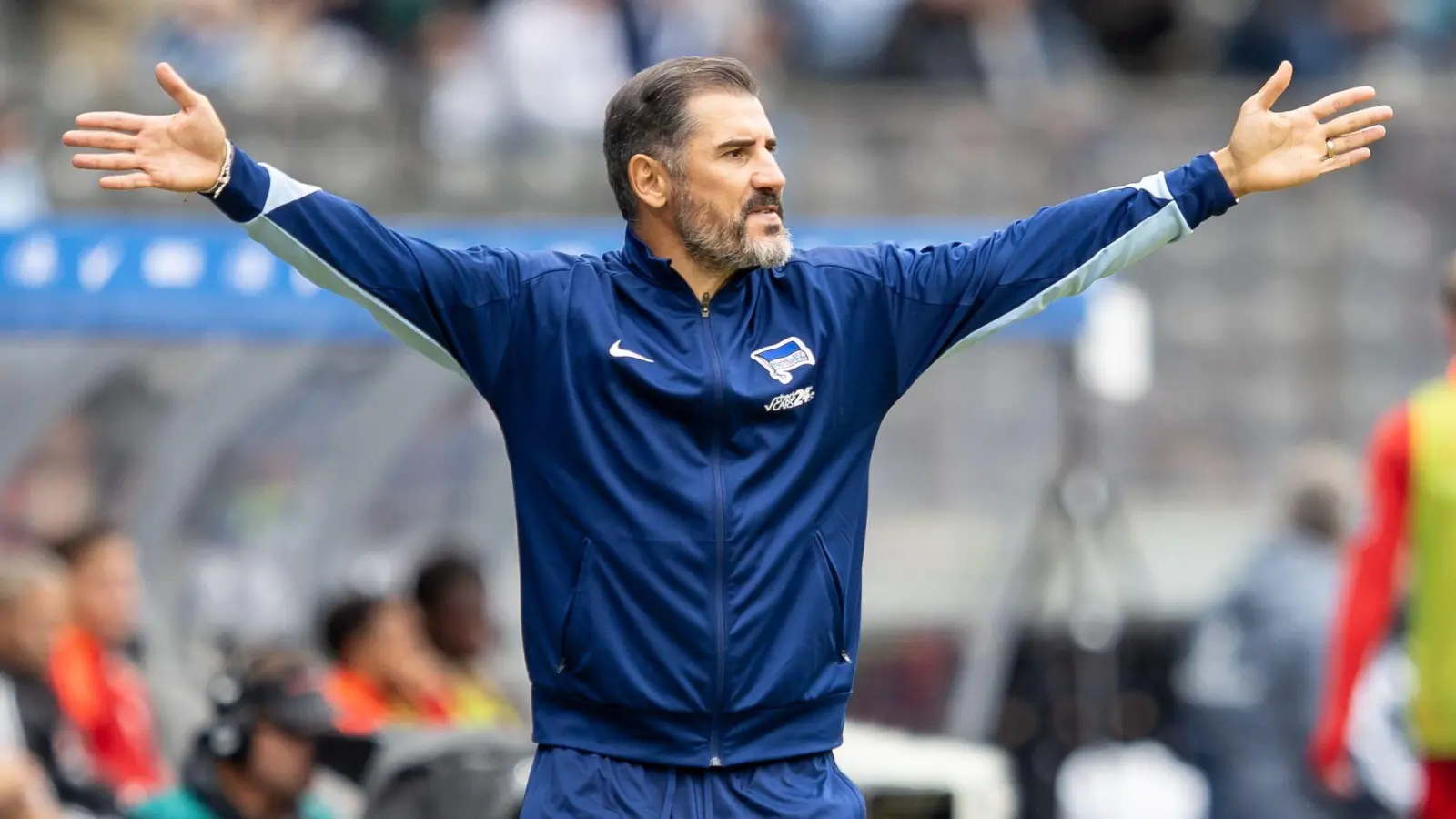 Hertha-Trainer Cristian Fiél kehrt ohne äußerliche Emotionen zu seinem Ex-Verein Nürnberg zurück. (Foto: Andreas Gora/dpa)