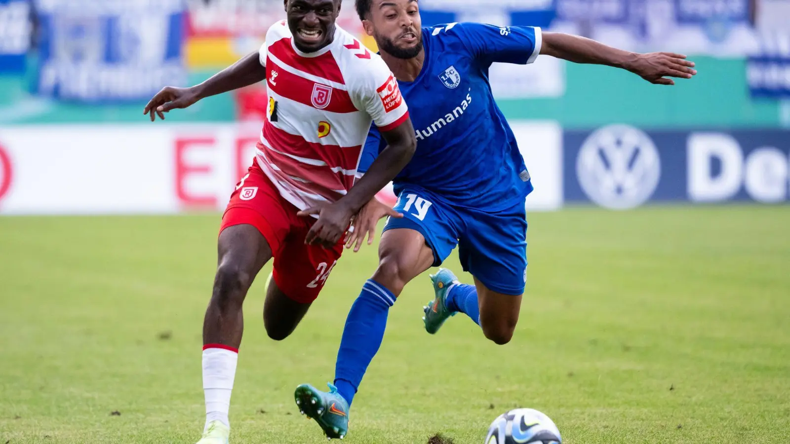 Jahn Regensburg erinnert an Agyemang Diawusie. (Foto: Sven Hoppe/dpa)