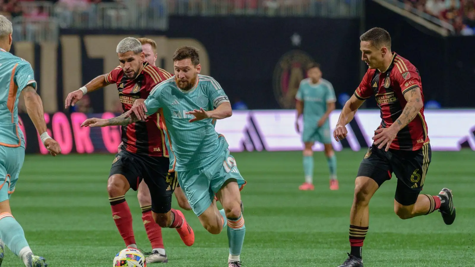 Lionel Messi dribbelte vergeblich. (Foto: Jason Allen/FR172026 AP/dpa)