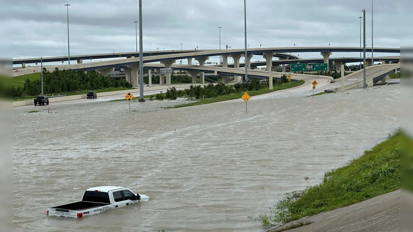 Der Sturm „Beryl“ ist durch den US-Bundesstaat gezogen und für Überschwemmungen gesorgt. (Foto: Juan Lozano/AP/dpa)