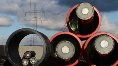 Die ersten Kabel für die Stromtrasse Suedlink werden verlegt. (Archivfoto) (Foto: Julian Stratenschulte/dpa)