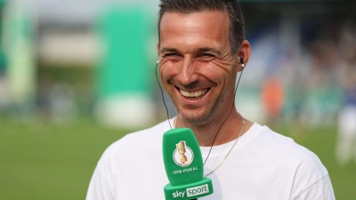 KSC-Trainer Christian Eichner ist ein großer Fan des DFB-Pokals. (Foto: Friso Gentsch/dpa)