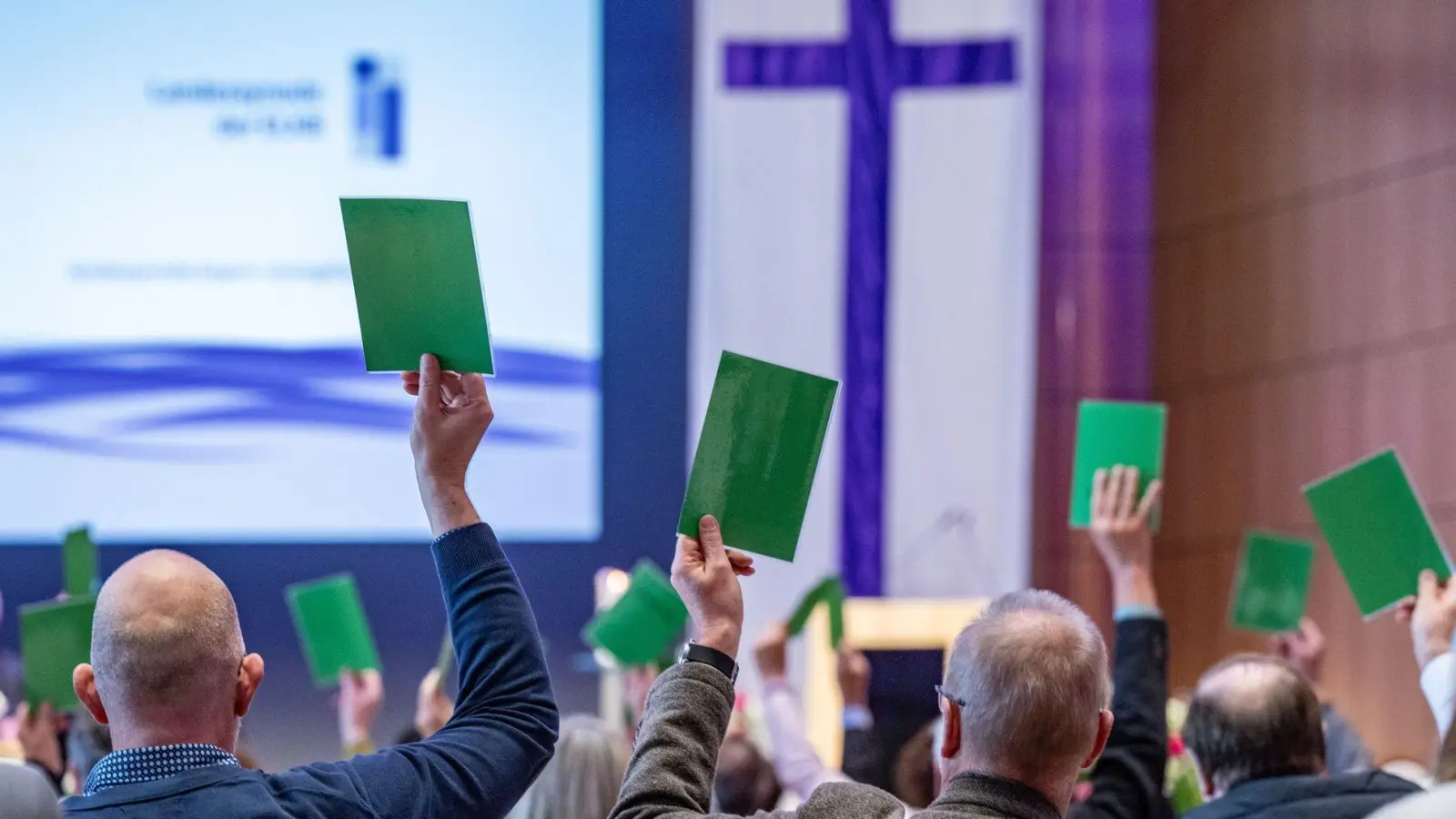 Bei der Landessynode der Evangelisch-Lutherischen Kirche in Bayern wurde über mehrere Themenvorlagen abgestimmt. (Foto: Armin Weigel/dpa)