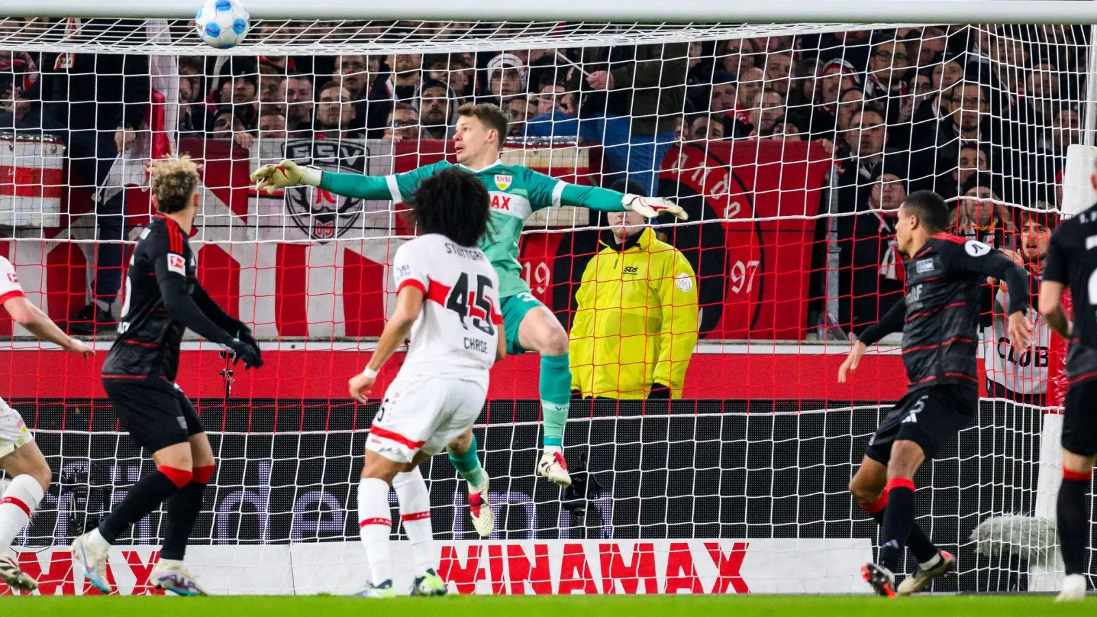 VfB-Torwart Alexander Nübel sah beim 0:1 nicht gut aus. (Foto: Tom Weller/dpa)