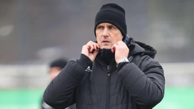 Heiko Herrlich strebt mit der SpVgg Unterhaching den Klassenerhalt an. (Foto: Daniel Löb/dpa)