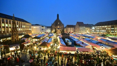 Ein Besuch der Comic-Figuren auf dem echten Christkindlesmarkt ist laut der Stadt allerdings nicht geplant. (Archivbild) (Foto: Matthias Merz/dpa)