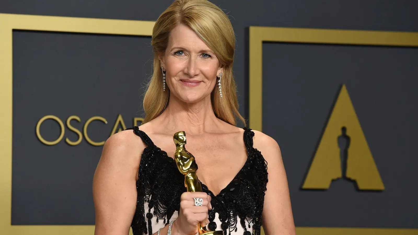 Oscar-Preisträgerin Laura Dern gab einst ihre College-Ausbildung auf - für einen Dreh. (Archivbild) (Foto: Jordan Strauss/Invision/AP/dpa)