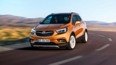 Die Kurve gekriegt: Mit dem Mokka ist Opel ein sehr erfolgreiches kleines SUV gelungen. (Foto: Opel Automobile GmbH/dpa-tmn)