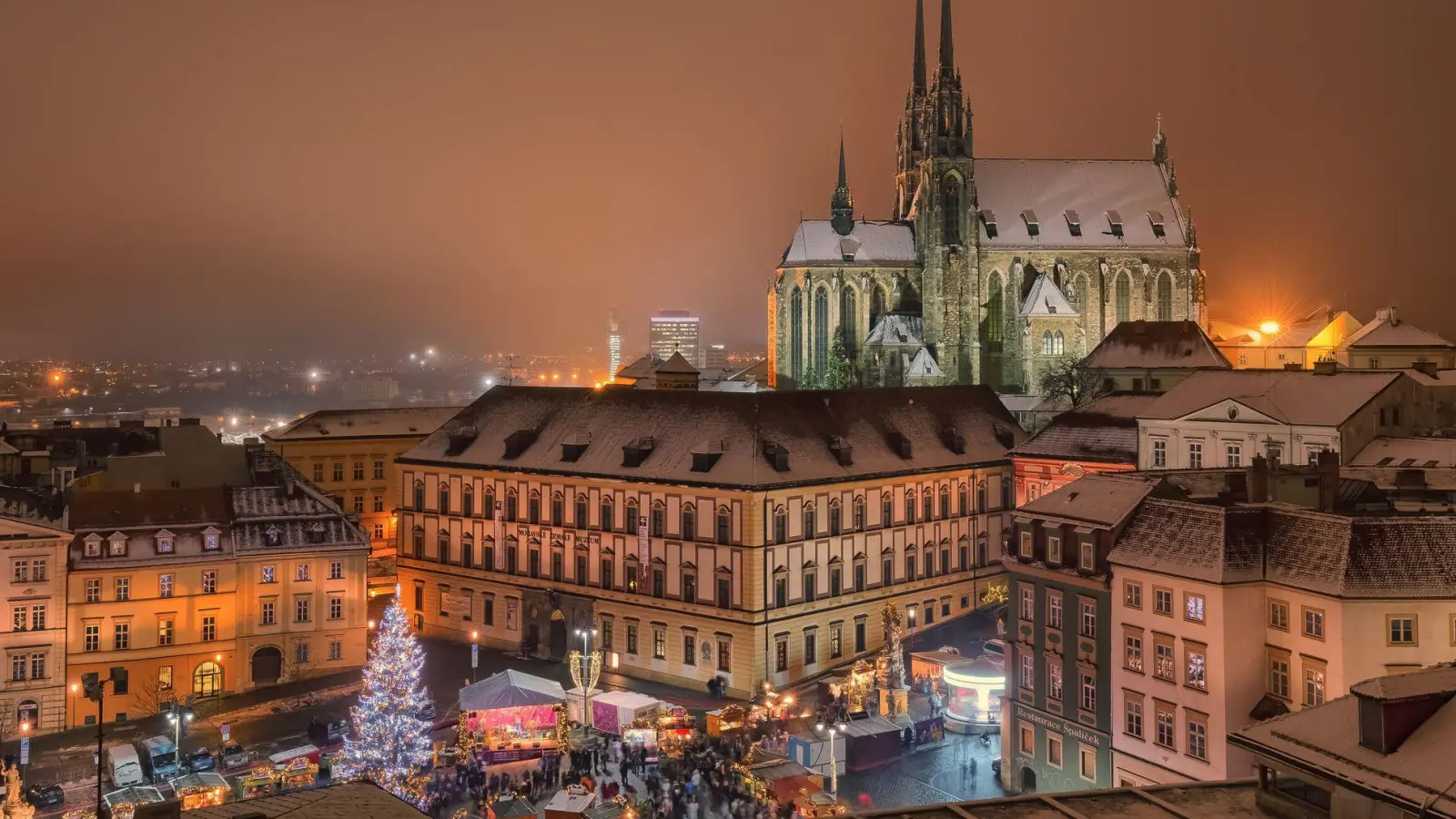 Die Kathedrale St. Peter und Paul ist das Wahrzeichen Brünns. (Foto: Jiri Kruzik/CzechTourism/dpa-tmn)