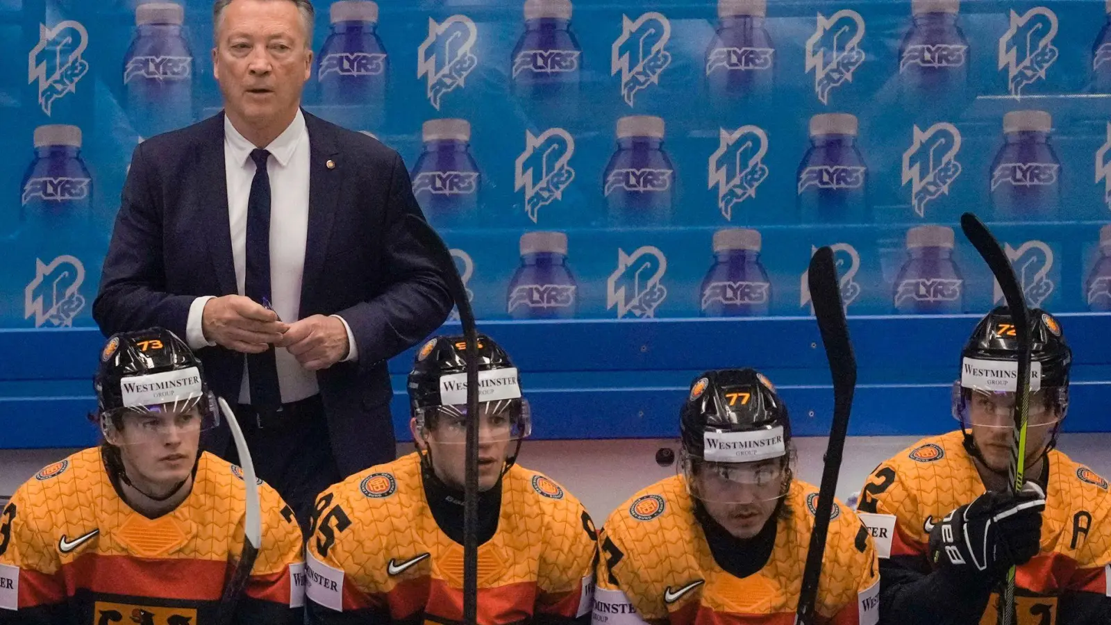 Bundestrainer Harold Kreis verzichtet beim Deutschland Cup auf zahlreiche Eishockey-Profis. (Foto: Darko Vojinovic/AP/dpa)