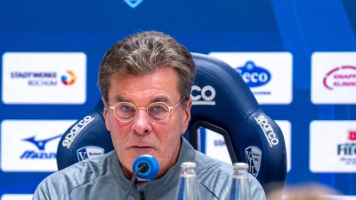 Dieter Hecking ist neuer Cheftrainer des VfL Bochum. (Foto: David Inderlied/dpa)