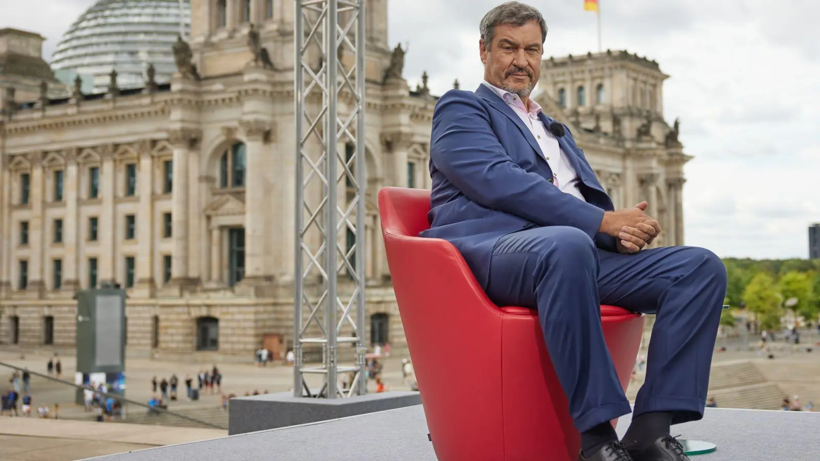 Bayerns Ministerpräsident Markus Söder (CSU) will nach dem Anschlag von Solingen schnellere Abschiebungen von abgelehnten Asylbewerbern.  (Foto: Joerg Carstensen/dpa)