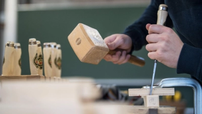 Dringend gesucht: Handwerkerinnen und Handwerker. (Foto: picture alliance / Sebastian Gollnow/dpa)