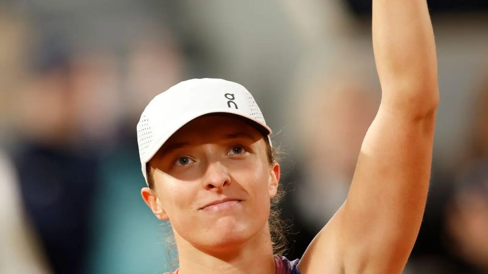 Iga Swiatek lieferte sich mit Naomi Osaka ein Duell auf Augenhöhe (Archivbild). (Foto: Jean-Francois Badias/AP)