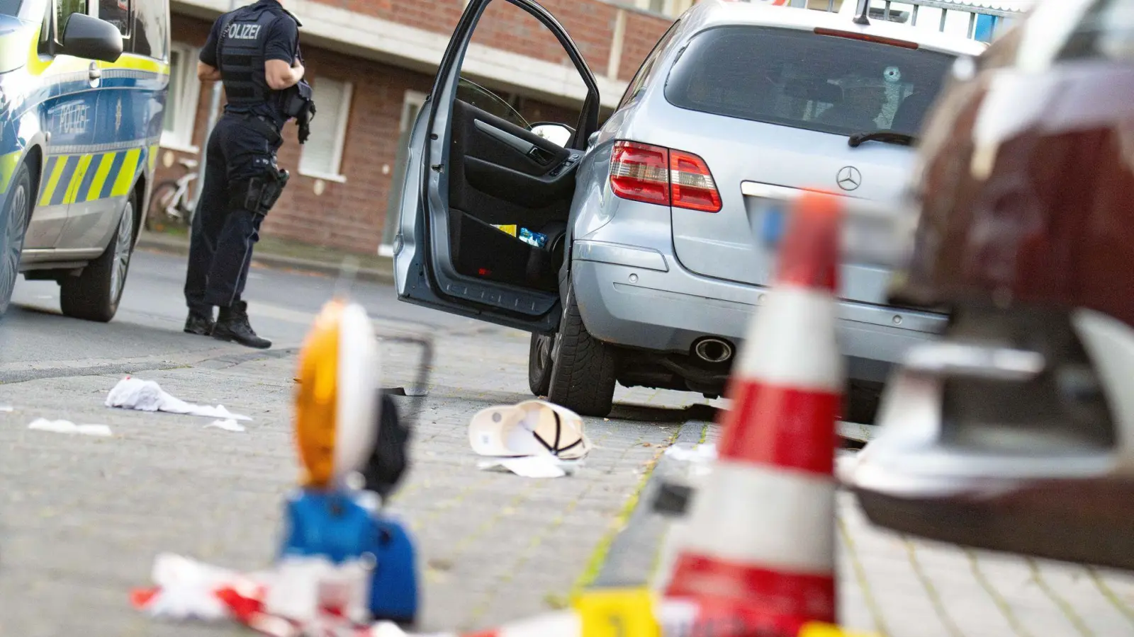 Nach den Schüssen auf einen 32-Jährigen in Köln gehen die Ermittler von einem Zusammenhang mit dem Rocker-Milieu aus. (Foto: Benjamin Westhoff/dpa)