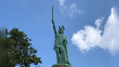 Das riesige Hermannsdenkmal im Teutoburger Wald entstand nach Plänen des Ansbachers Ernst von Bandel. (Foto: Lara Hausleitner)