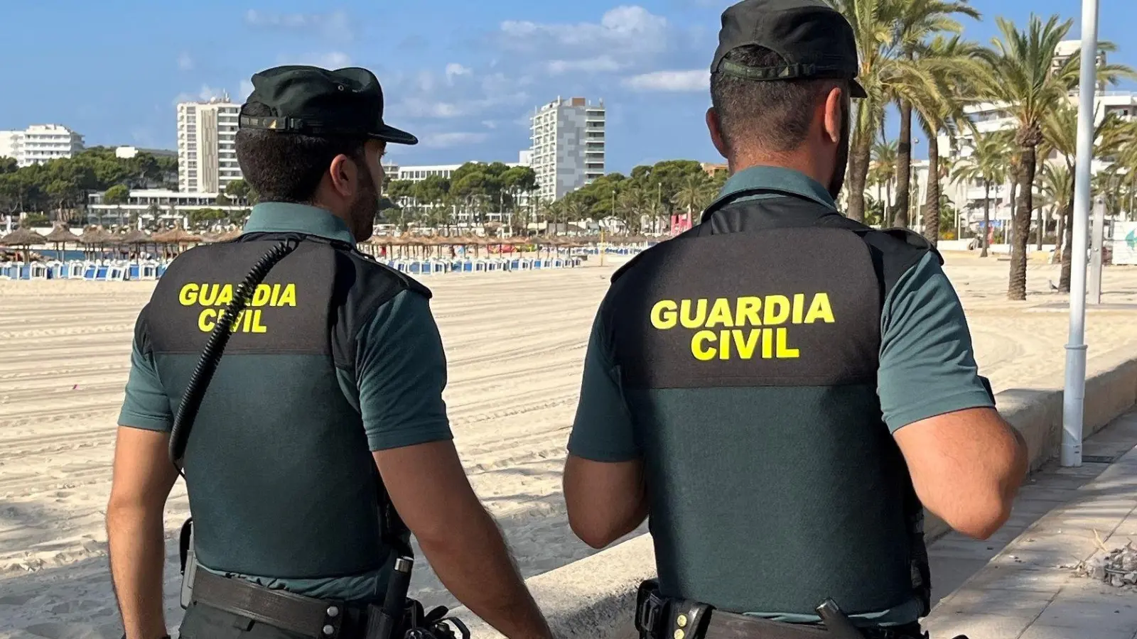  Beamte der Polizeieinheit Guardia Civil nahmen den Tatverdächtigen fest. (Archivfoto) (Foto: Guardia Civil/Europapress/dpa)