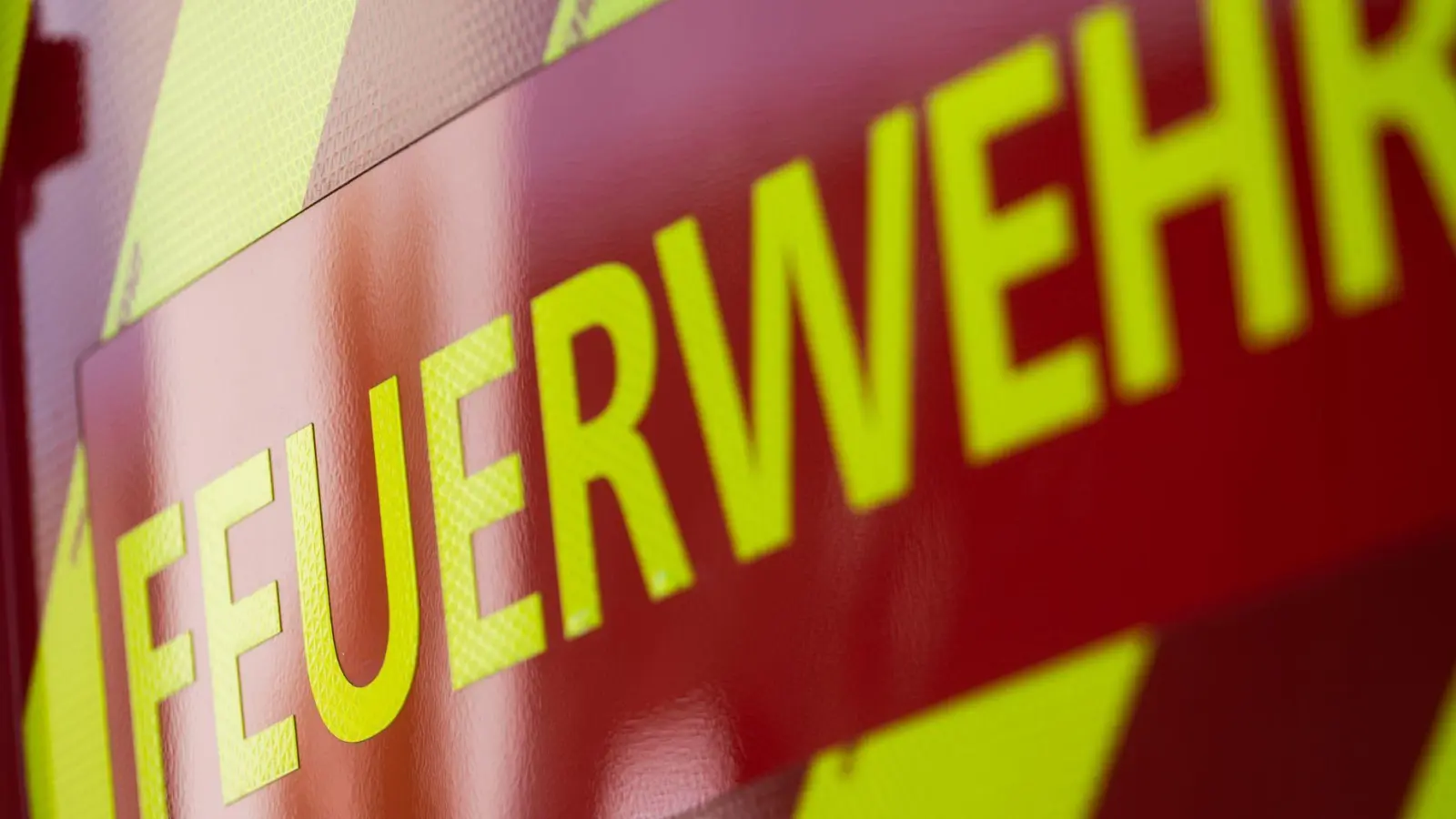 Die Feuerwehr musste in München drei Schwerverletzte in Kliniken bringen. (Symbolbild) (Foto: Marijan Murat/dpa)