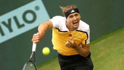 Alexander Zverev ist bekennender Fußball-Fan. (Foto: Claus Bergmann/dpa)