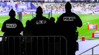 Beim Nations-League-Spiel Frankreich gegen Israel sollen rund 4.000 Polizisten im Einsatz sein. (Archivbild) (Foto: Julian Stratenschulte/dpa)